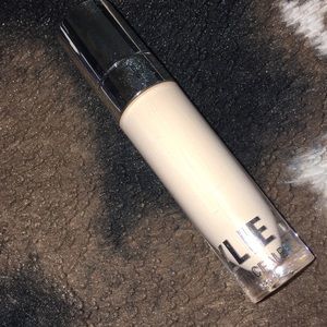 Kylie concealer